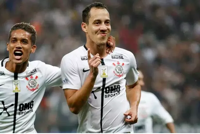 Meia pode igualar maior série como titular do Corinthians 