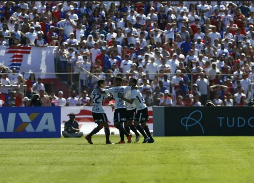 [VÍDEO] Relembre a goleada do Timão diante do Paraná, no 1º turno