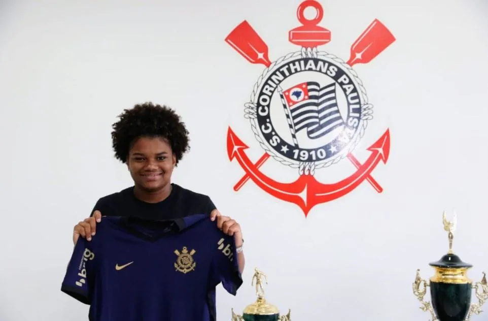 Atacante Mylena é o quinto reforço do futebol feminino do Corinthians para 2022