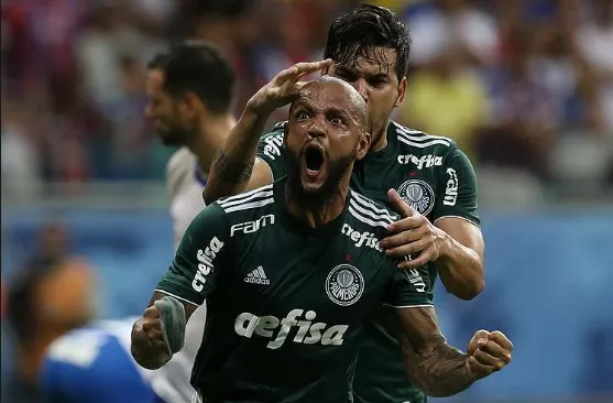 GOOOLLLL! Felipe Melo amplia para o Palmeiras