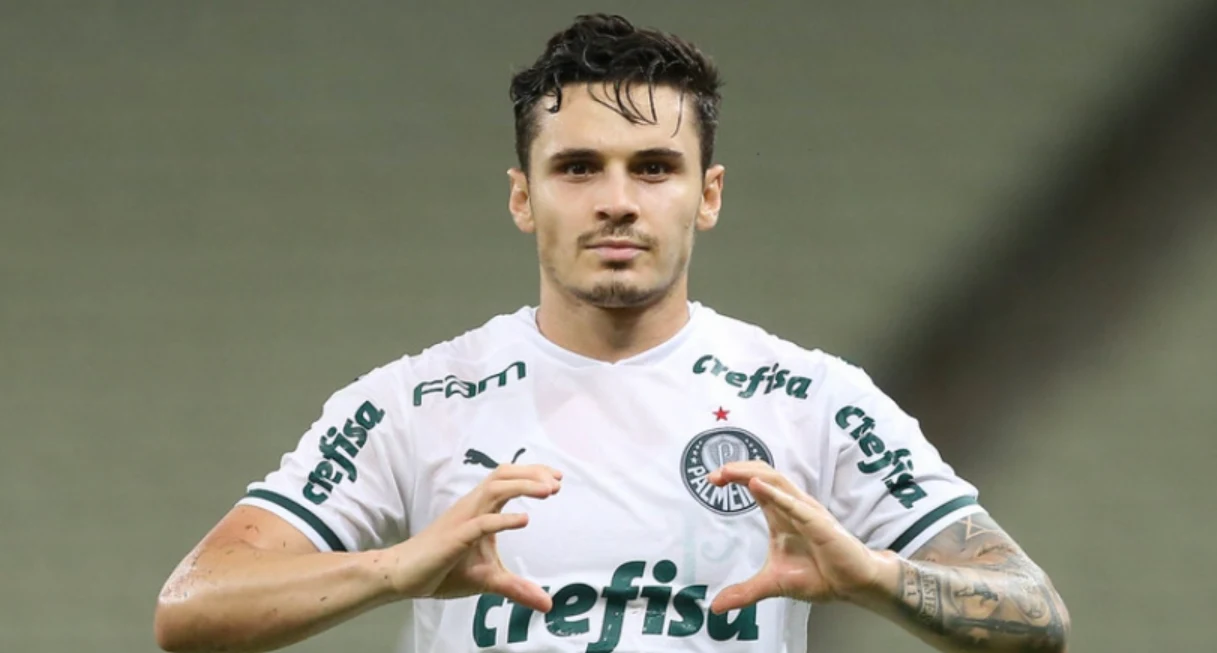 Veiga celebra renovação com o Palmeiras e quer mais títulos