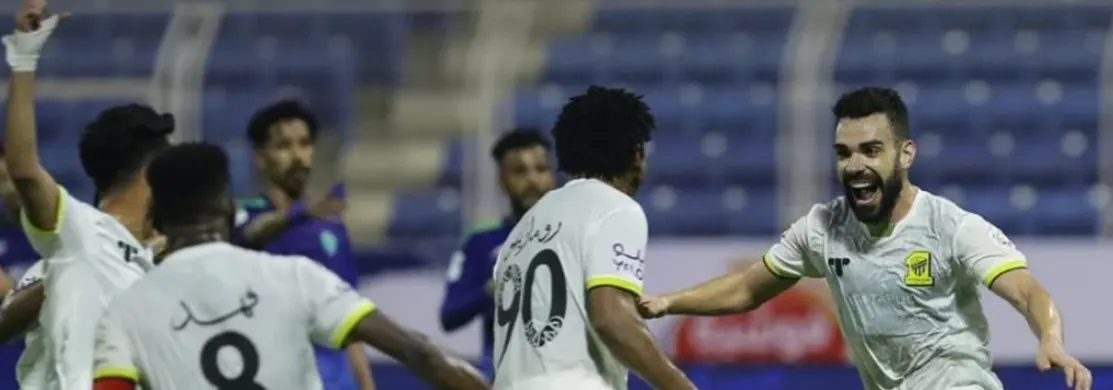 Bruno Henrique celebra primeiro gol pelo Al Ittihad e assistência para Romarinho