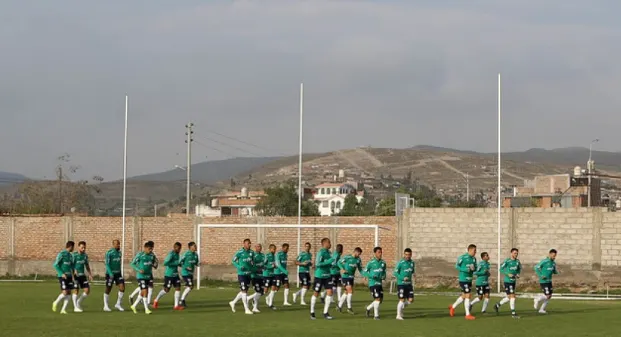 Sem presença da imprensa, Palmeiras realiza seu único treino no Peru