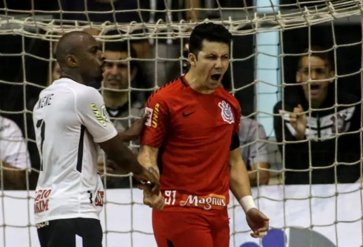 Ídolo do futsal do Corinthians, Guitta fez seu último jogo nesta sexta-feira