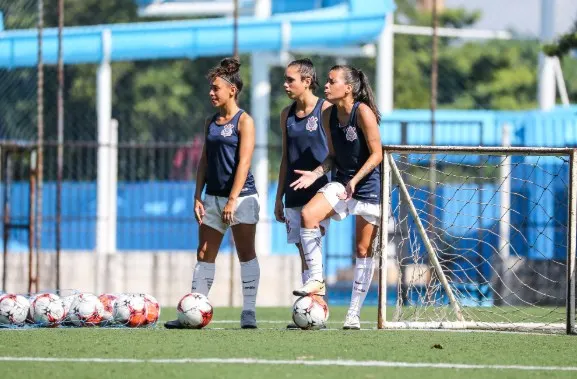 Daniela Alves analisa equipe Sub-17 e vê seu time com muita raça e em franca evolução