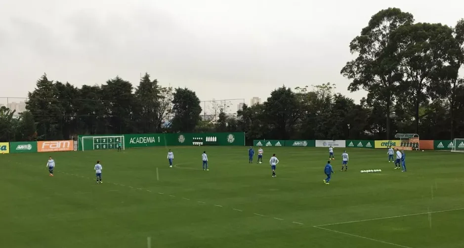 Palmeiras volta aos treinos e Felipão mostra time titular com retorno de Marcos Rocha