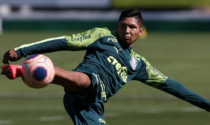 Devolve ou fica? A situação de Rony no Palmeiras e a divisão da torcida