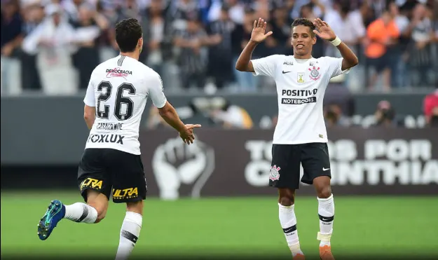 Corinthians provoca Palmeiras com vídeo de chapéu de Pedrinho