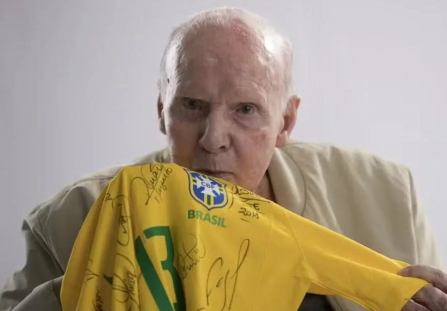 Morre Zagallo, o único tetracampeão mundial de futebol