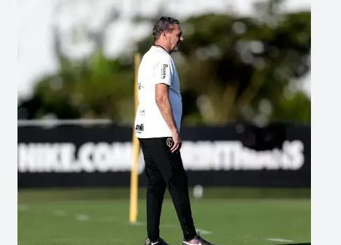 Nada de retranca! Luxemburgo quer Corinthians com mais posse de bola; entenda