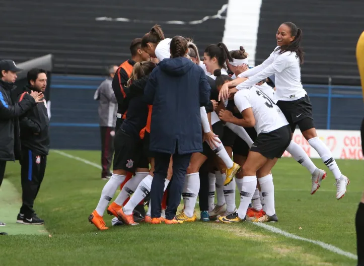 [Futebol Feminino] Corinthians bate a Ferroviária por 3 a 0 e garante vaga na semifinal do Paulista