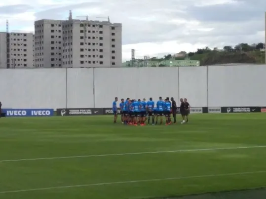 Corinthians se reapresenta e Carille indica escalação reserva para domingo