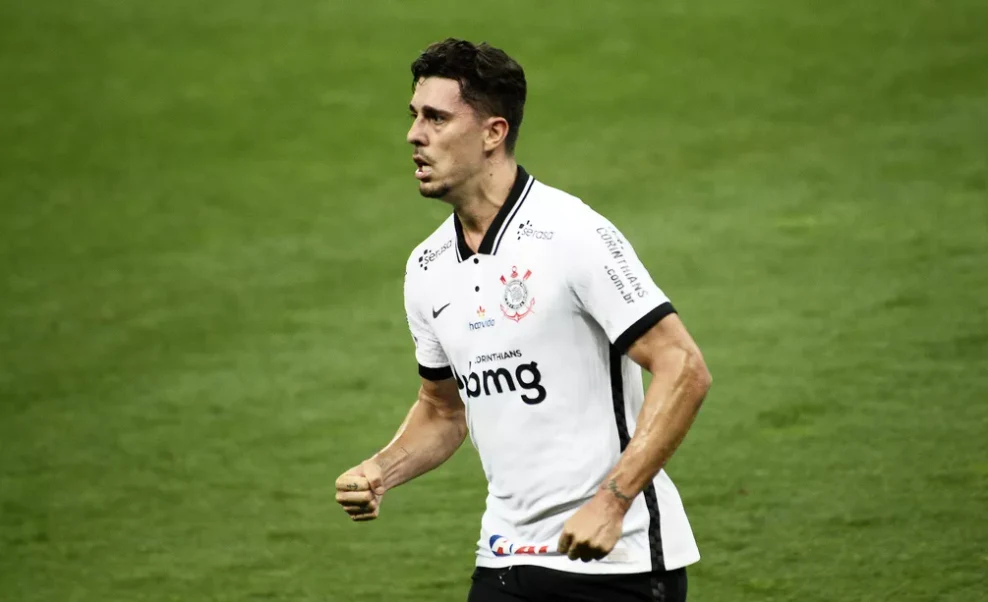 Danilo Avelar, zagueiro do Corinthians, investe em aplicativo que conecta clubes e jogadores