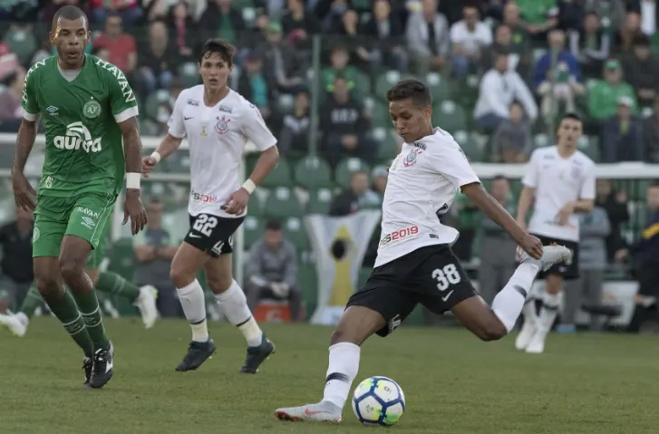 Timão enfrenta Chapecoense por uma vaga nas semifinais da Copa do Brasil