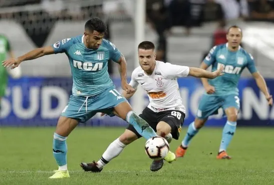 Corinthians treina pênaltis antes de viagem à Argentina