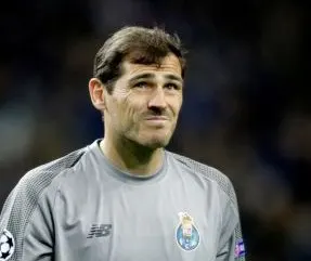 OFF: Casillas sofre infarto, passa por cirurgia, mas já está consciente