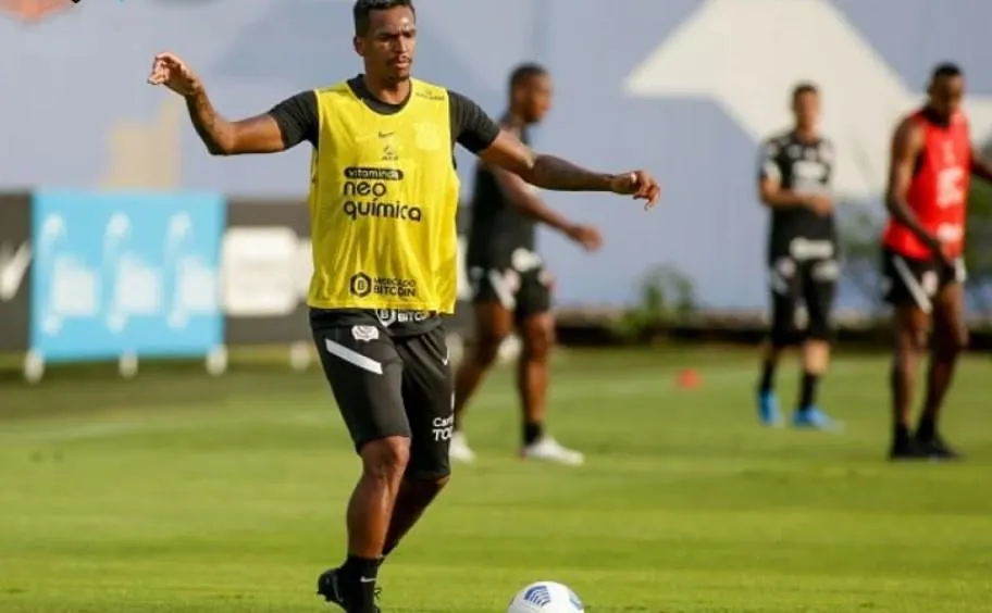 Jô admite abalo com derrota, mas vê Corinthians pronto para recolher os cacos e se reerguer no clássico