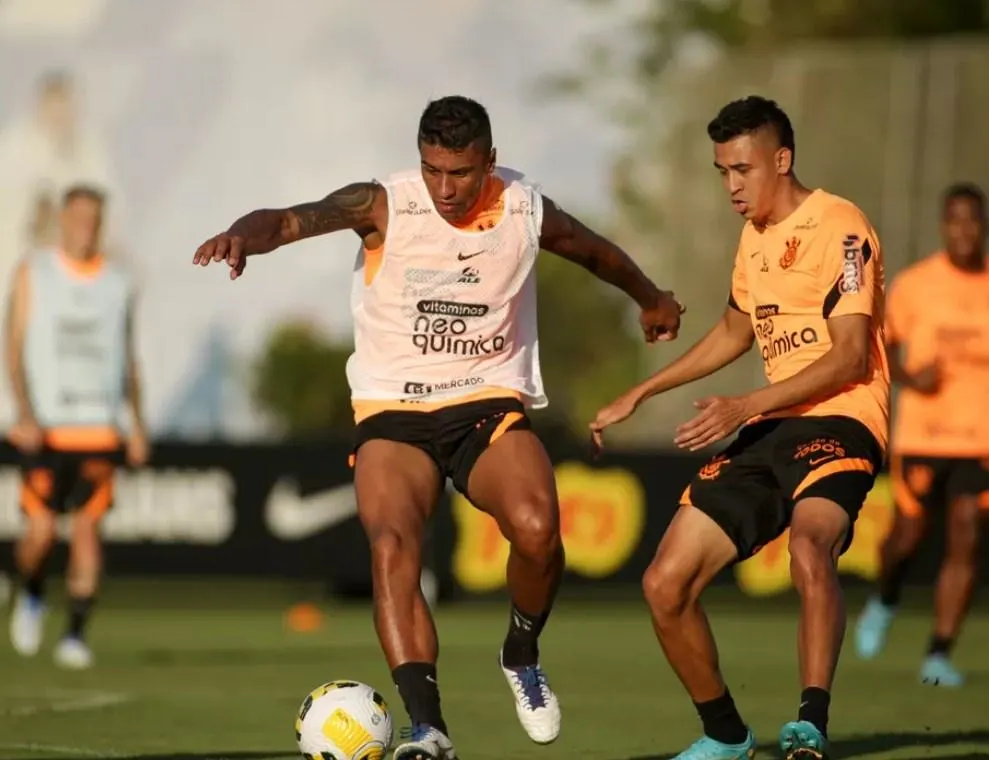 Rodízio: Vítor Pereira indica escalações mais jovens do Corinthians no Brasileirão