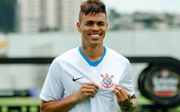 [ENQUETE] O Corinthians fez certo em negociar Richard com o Vasco?