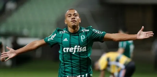 Reunião deve selar renovação de Papagaio com o Palmeiras e empréstimo ao Galo