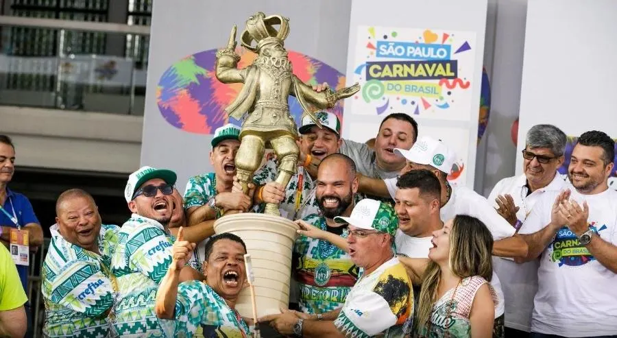 Mancha deixa imagem de violência para se sagrar campeã do Carnaval paulistano