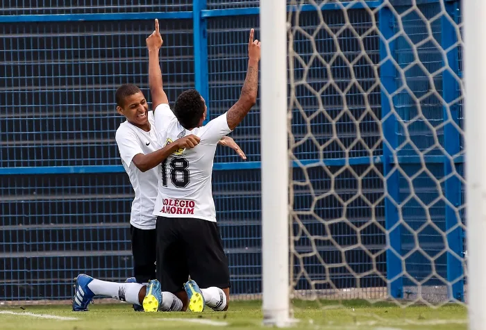 Corinthians empata com Figueirense e avança às oitavas na Copa do Brasil Sub-17