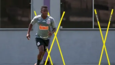 Chegada de Cazares acirra disputa no meio-campo ofensivo do Corinthians