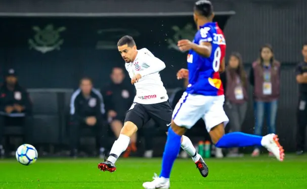 Após vitória na Arena Corinthians, jogadores do Timão elogiam Paraná 