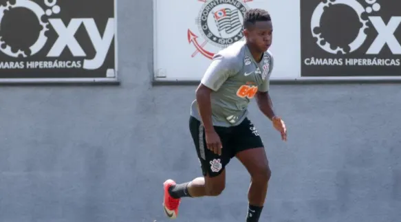 Cazares é testado de titular no Corinthians e agrada; Cantillo retoma vaga