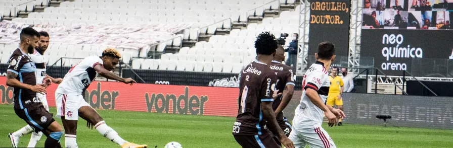 Corinthians fica com a terceira pior defesa do Brasileiro após goleada para o Fla