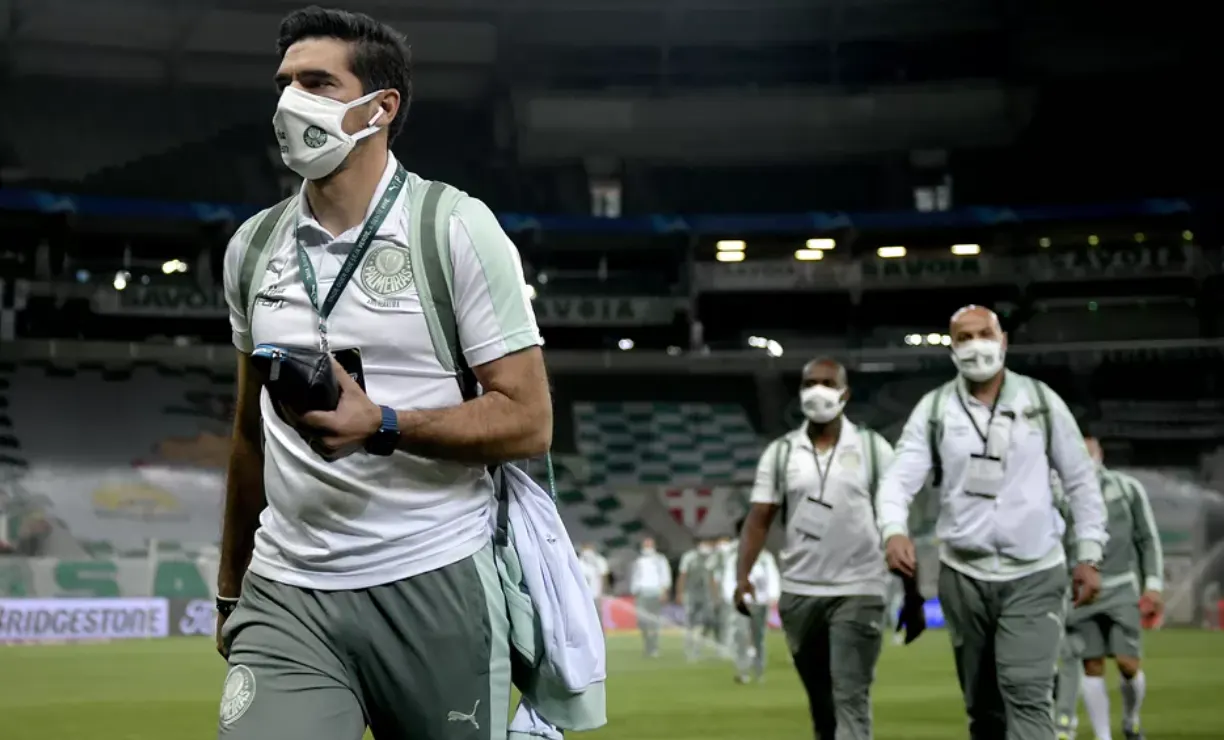 Abel vai igualar marca de Cuca em reencontro na Libertadores