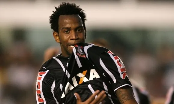 Gil tem acordo verbal com o Corinthians para 2020