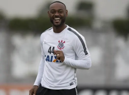 GOOOLL! Vagner Love faz o segundo para o Timão