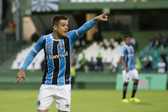 Grêmio libera Ramiro ao Corinthians para evitar ter que pagar até R$ 30 milhões a empresário