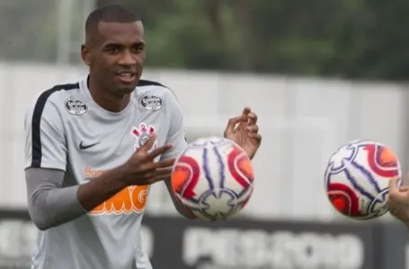 Corinthians confirma liberação de Marllon para acertar com Bahia