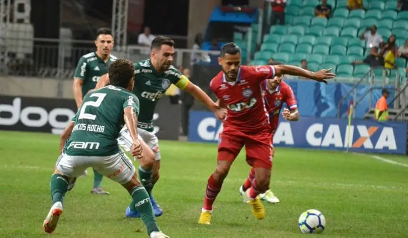 Com ação do VAR, Palmeiras perde pênalti e empata com o Bahia