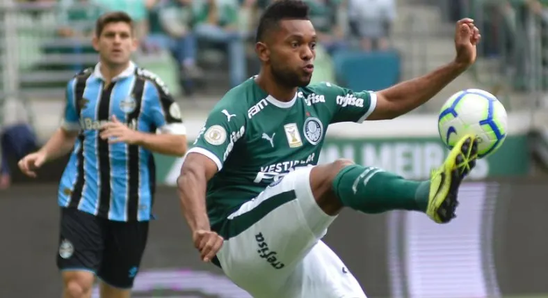 Como contrato de empréstimo de Borja pode resultar em venda para Palmeiras