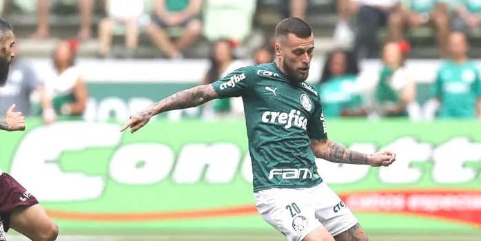 Lucas Lima agrada e pode ser titular no Palmeiras contra o Guarani