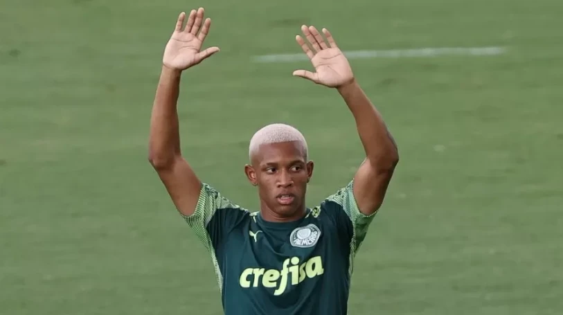 Com Danilo, Palmeiras tem aproveitamento melhor e defesa mais consistente 