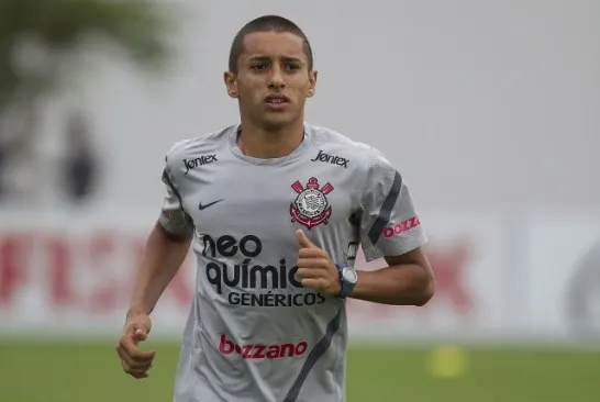 Marquinhos relembra estreia, há exatos sete anos, pelo Corinthians