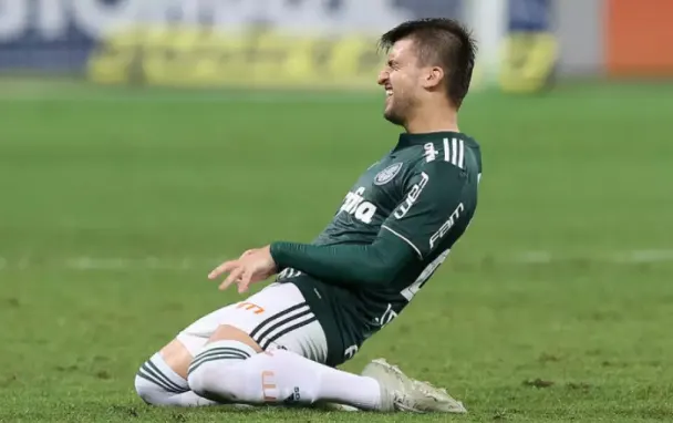 Victor Luis conta a emoção de ser um palmeirense campeão em campo