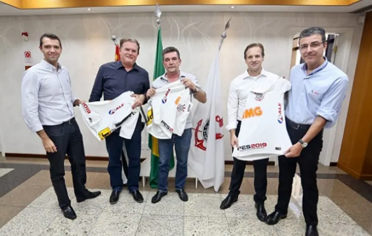 Corinthians anuncia novo patrocínio para a camisa até março de 2020