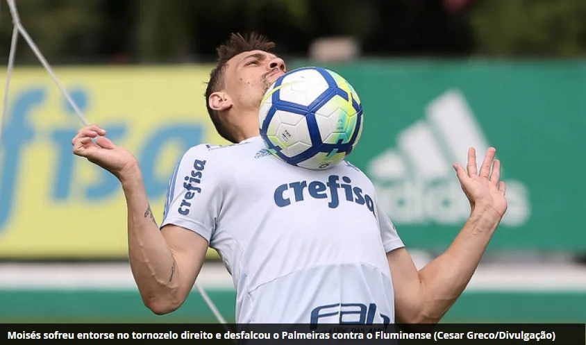 Moisés e Hyoran aparecem no campo em reapresentação do Palmeiras