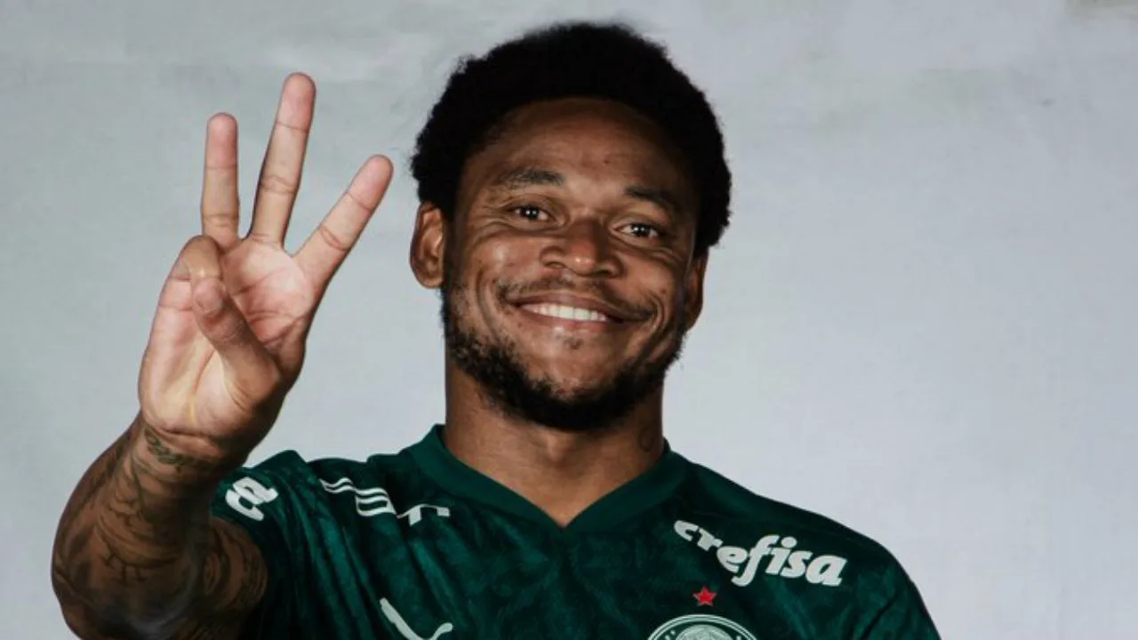 Luiz Adriano dedica hat-trick aos companheiros de Palmeiras: 