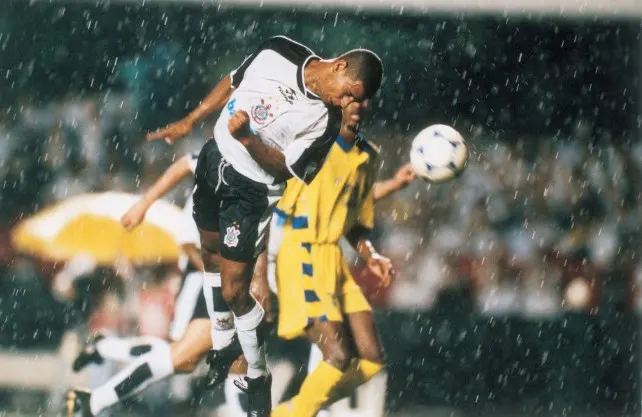 Há 19 anos, Corinthians vencia Al Nassr e chegava à final do Mundial de Clubes