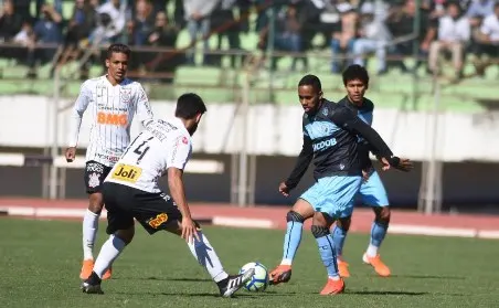 Londrina aumenta vantagem em histórico de jogos contra o Corinthians