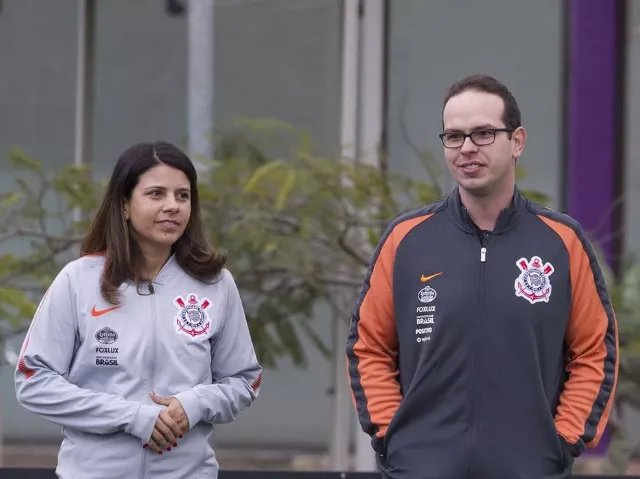 Médicos do Corinthians pesquisam protocolos para quando o futebol voltar