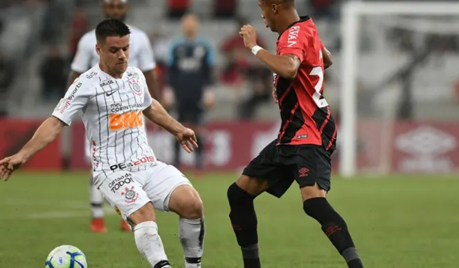 COMENTE! Retrancar e atacar, como o Corinthians pode virar um dos favoritos no brasileirão?