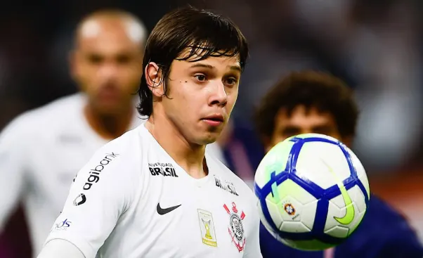 Em jogo quente, Corinthians e Santos empatam na Arena