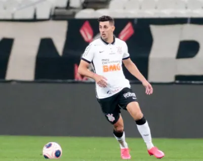 Enquanto reforça ataque, Corinthians amarga 3ª pior defesa do Brasileiro